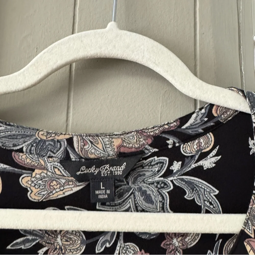 Bundle Lot of 2 Lucky Brand Boho Blouse Tops Size LG Blue‎ Black Floral Casual - Picture 5 of 11